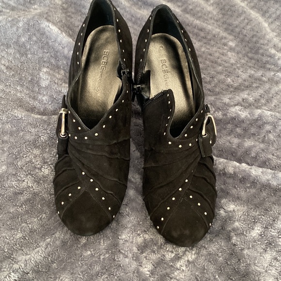READ ALL SEXY EC BCBG black velour platform booties sz7 1/2 - Picture 4 of 11